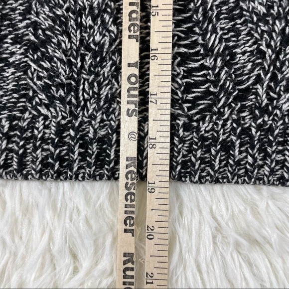 American Eagle Black White Long Sleeve Knit Sweater Crew Neck Size XS - Picture 7 of 9